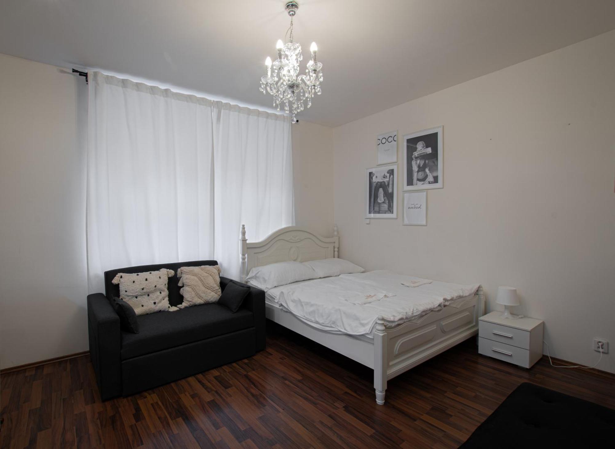 Cozy Homestay At Andel Прага Екстериор снимка