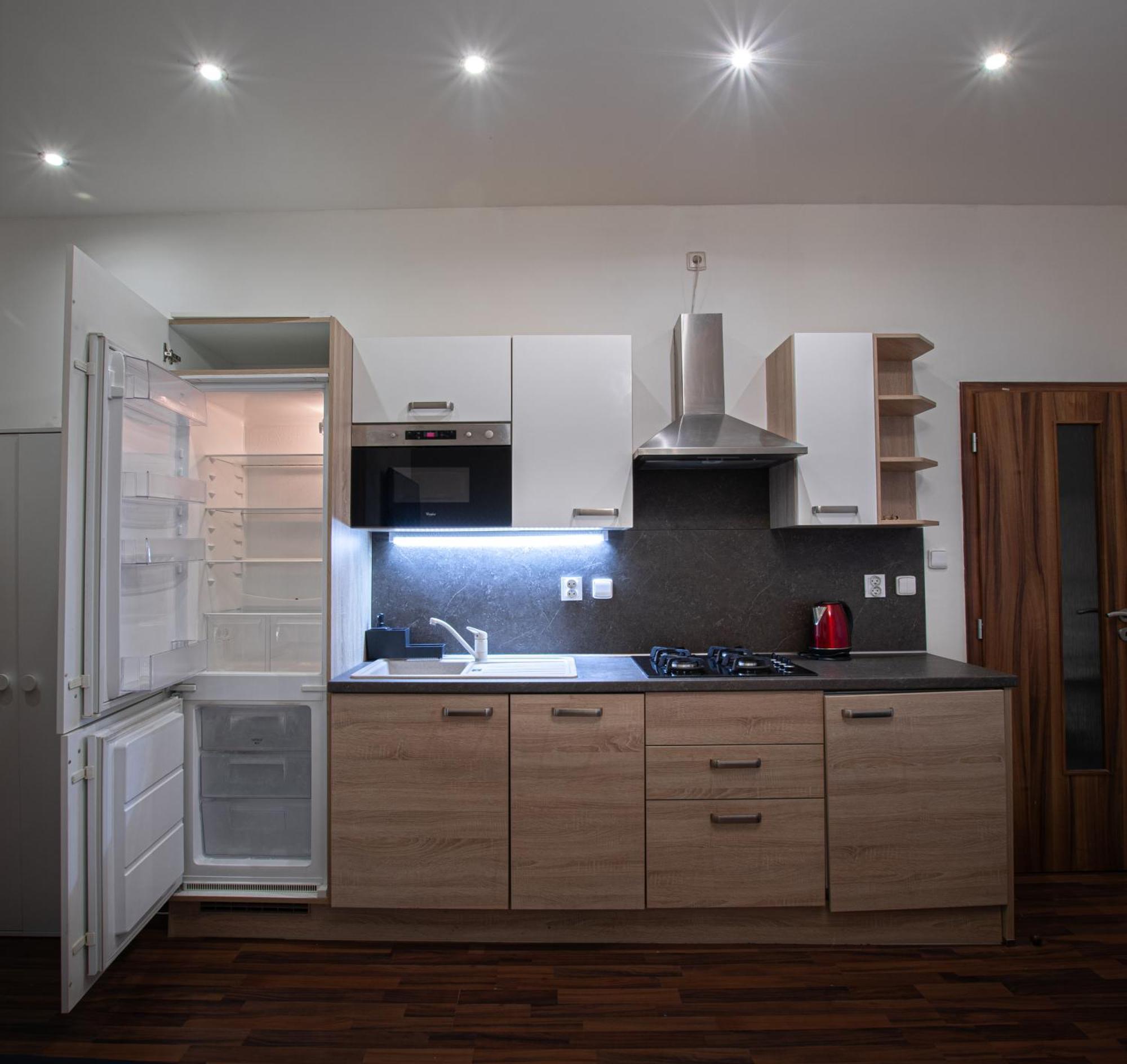 Cozy Homestay At Andel Прага Екстериор снимка